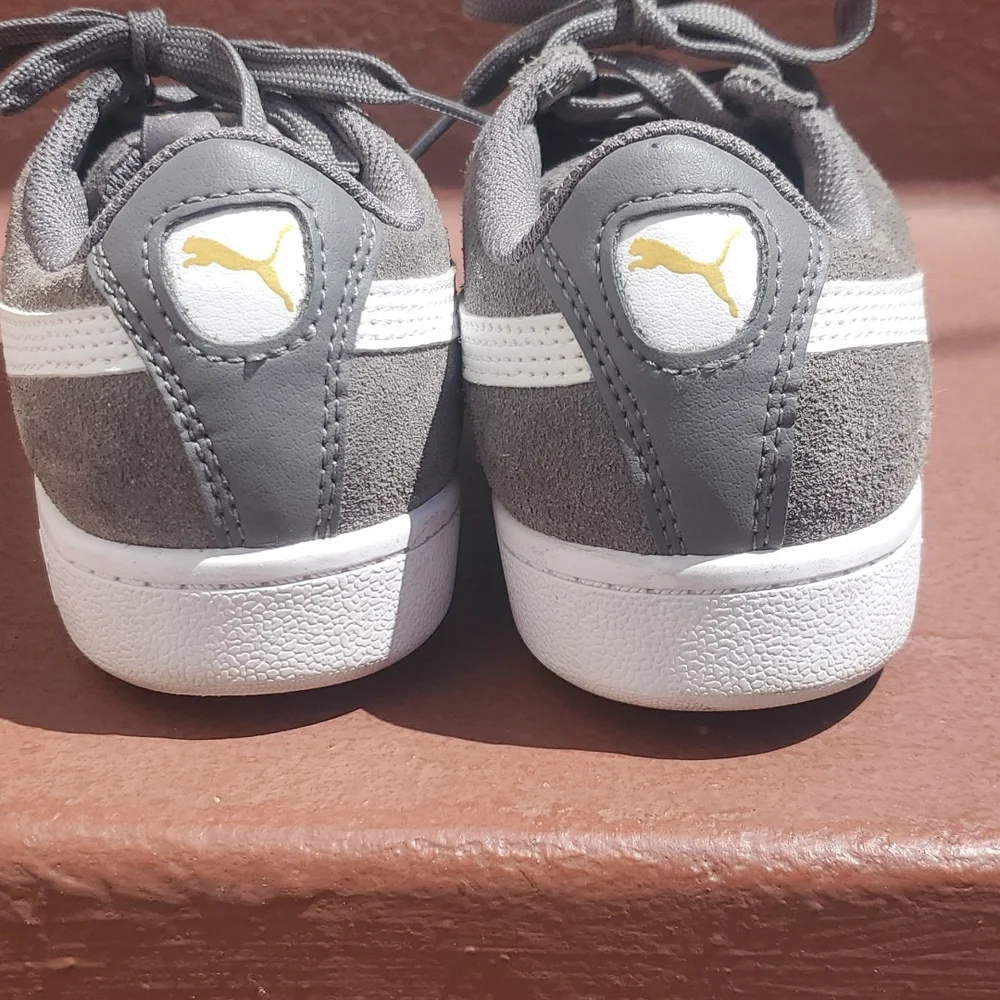 Puma Vikky EUC Size 6.5M Gray - Picture 2 of 9